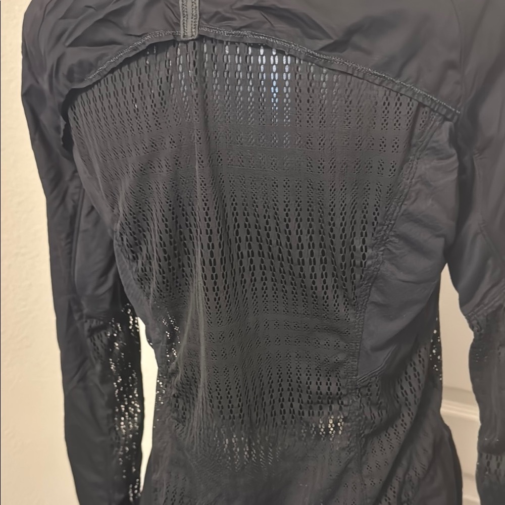 Lululemon Mesh Black Jacket - image 4